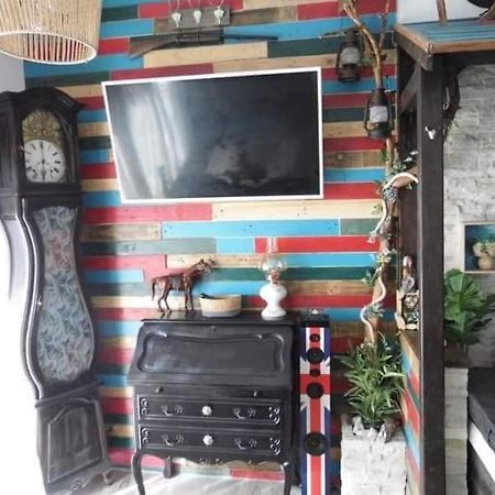 L'Histoire De L'Ouest , Jacuzzi Appartement Dole Buitenkant foto