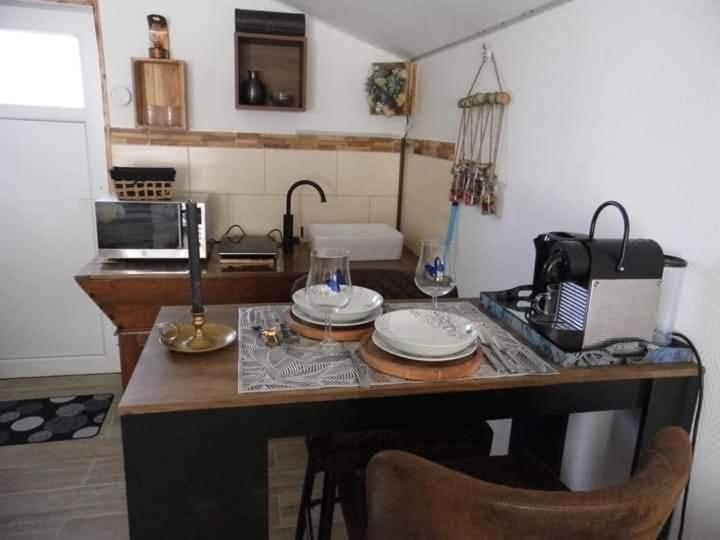 L'Histoire De L'Ouest , Jacuzzi Appartement Dole Buitenkant foto