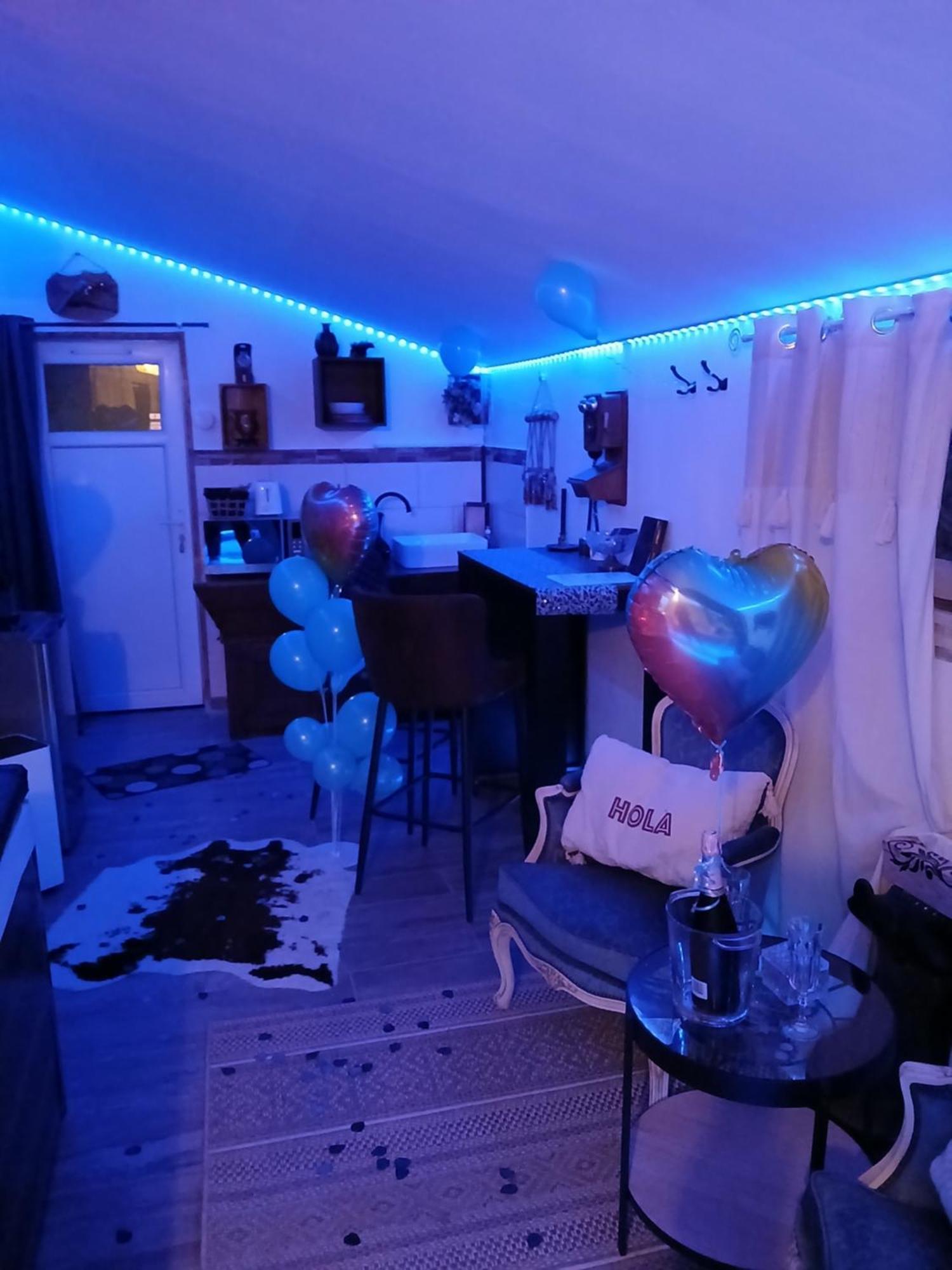 L'Histoire De L'Ouest , Jacuzzi Appartement Dole Buitenkant foto